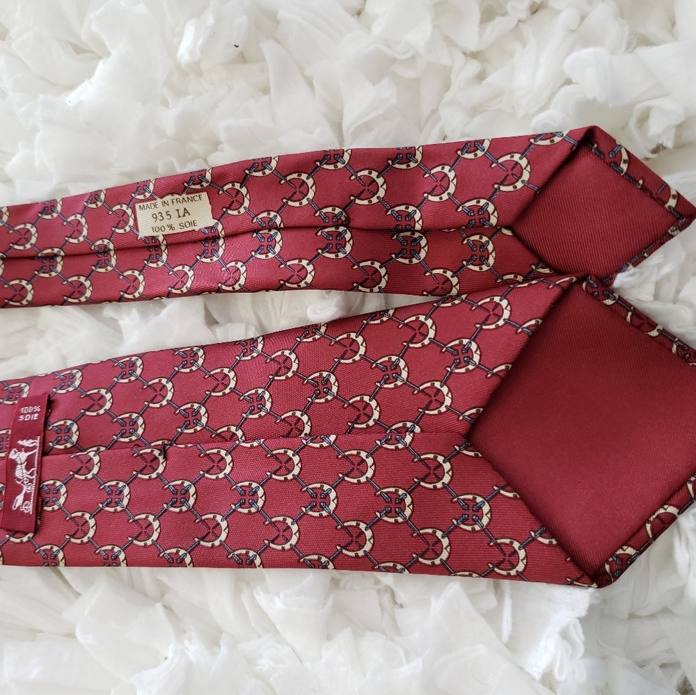 HERMES PARIS VINTAGE HORSESHOE SILK TIE - Picture 2 of 13